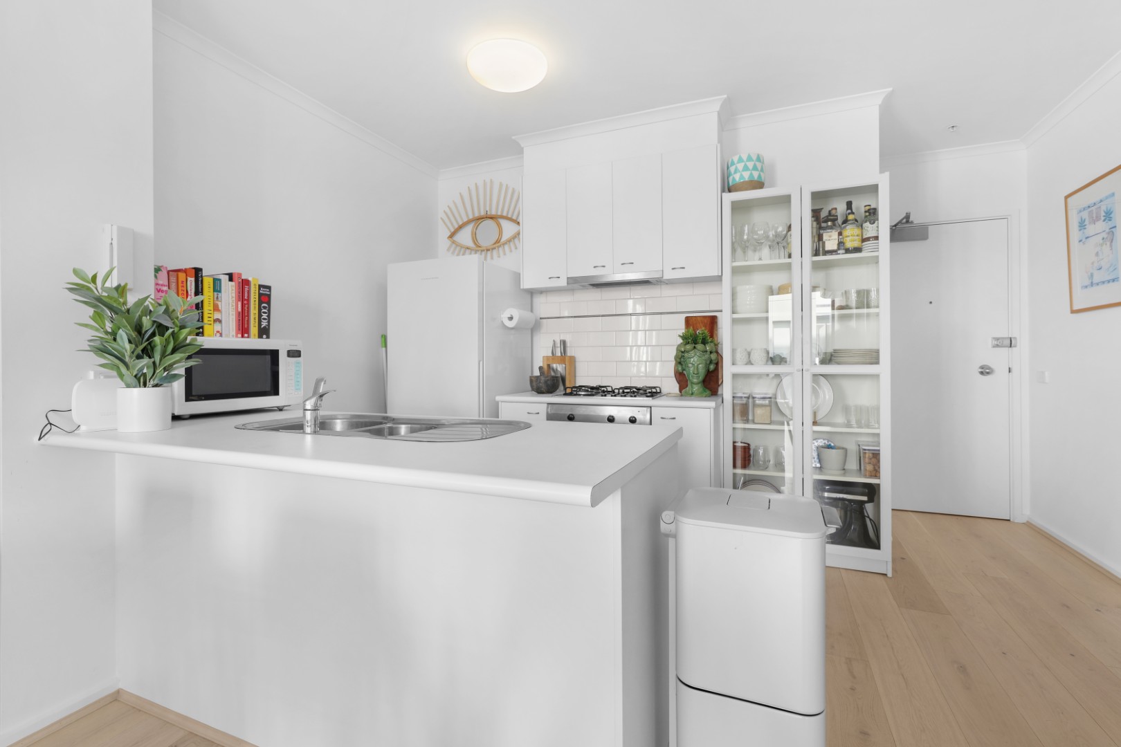 b26b00db-f870-4fa5-932d-174934e7c219